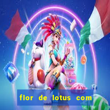 flor de lotus com lua tatuagem