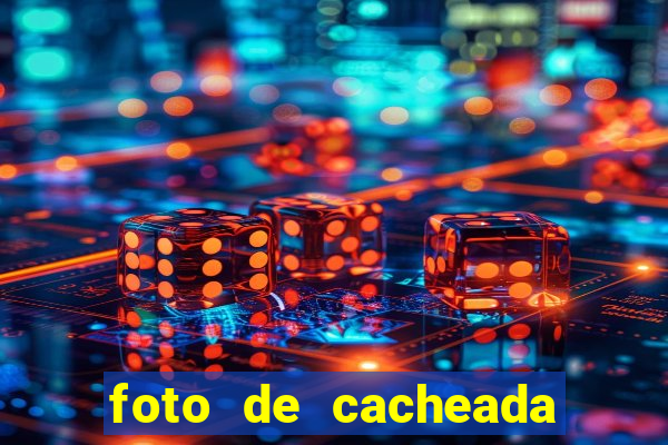 foto de cacheada no espelho